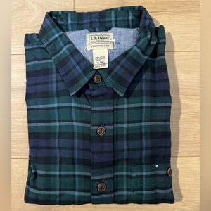 2 Llbean men’s flannels